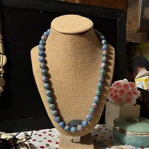 Chic Floral Beaded Necklace